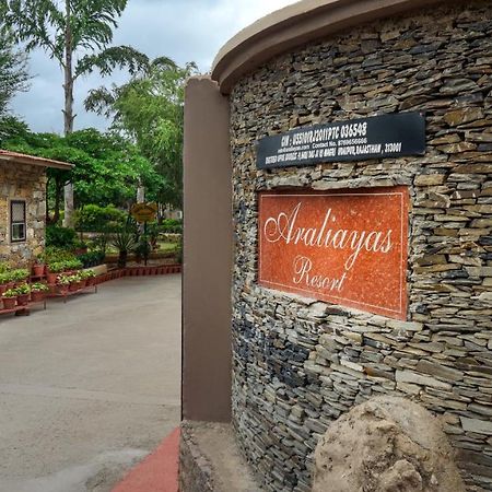 אודייפור Araliayas Resort & Spa מראה חיצוני תמונה