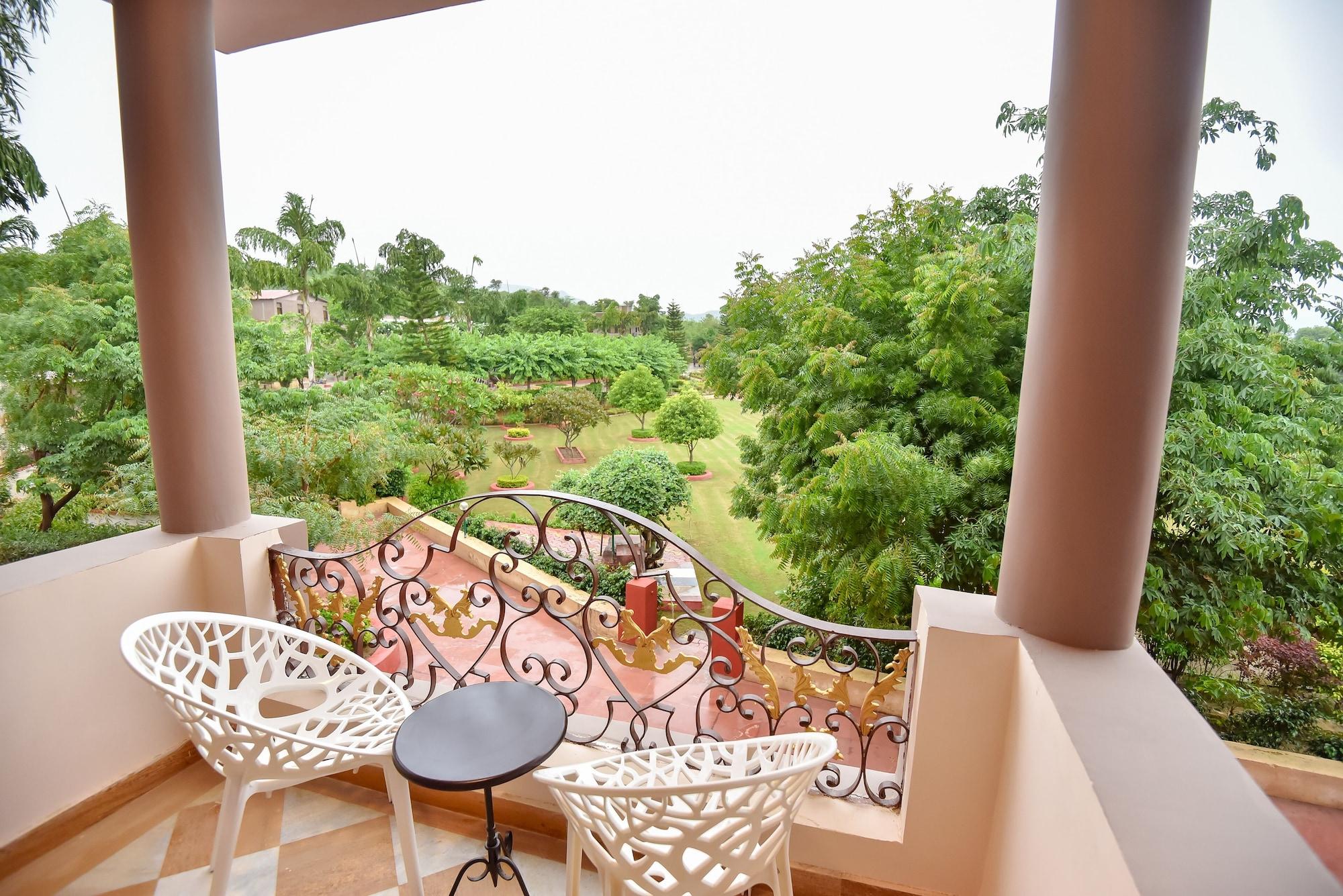 אודייפור Araliayas Resort & Spa מראה חיצוני תמונה