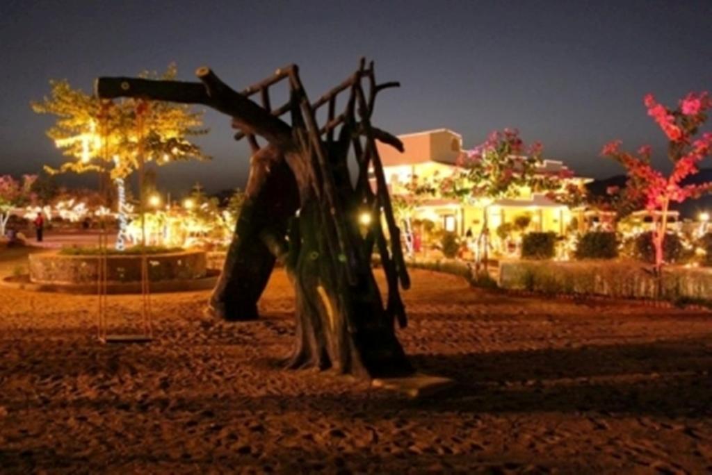 אודייפור Araliayas Resort & Spa מראה חיצוני תמונה