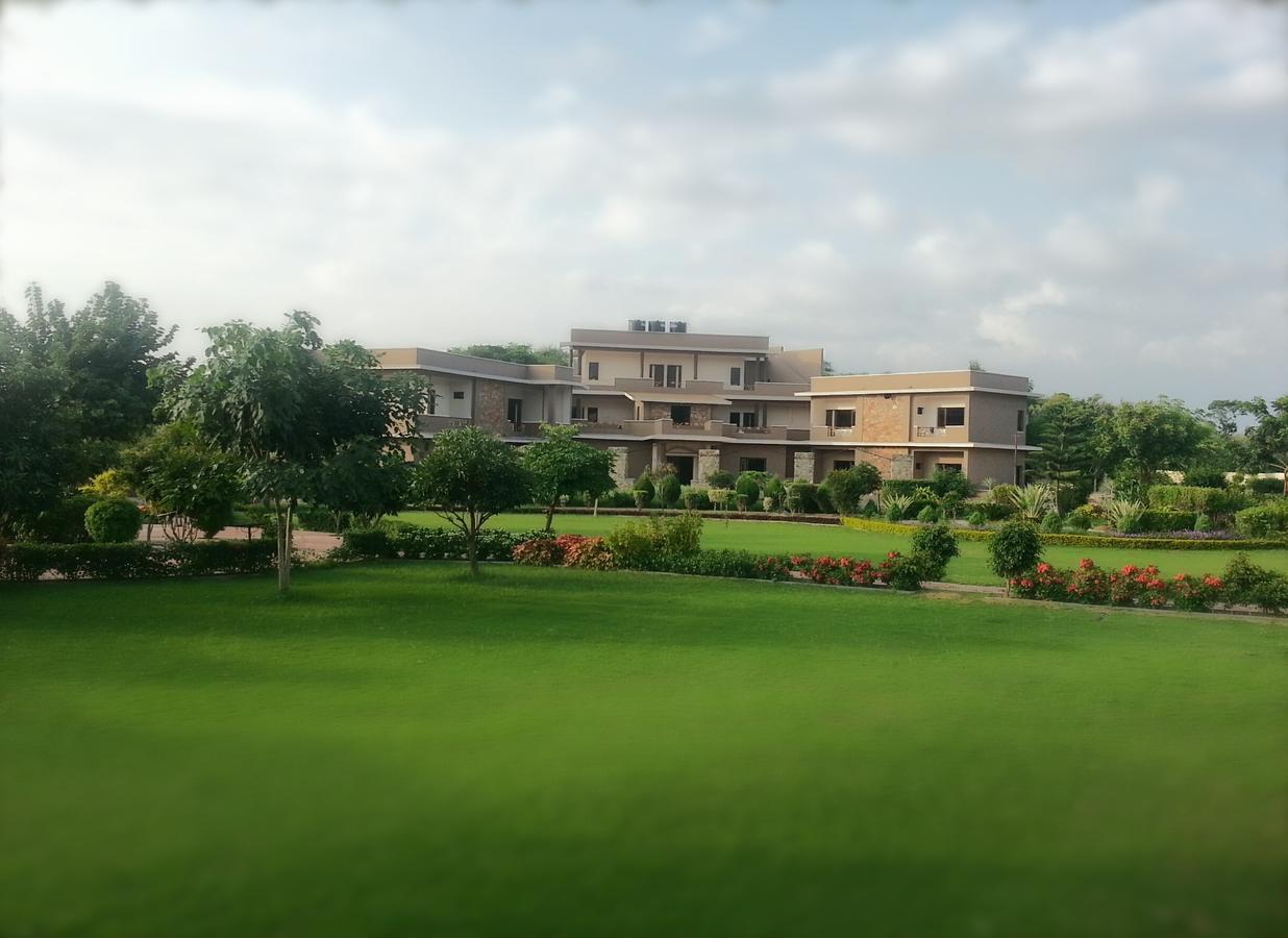 אודייפור Araliayas Resort & Spa מראה חיצוני תמונה