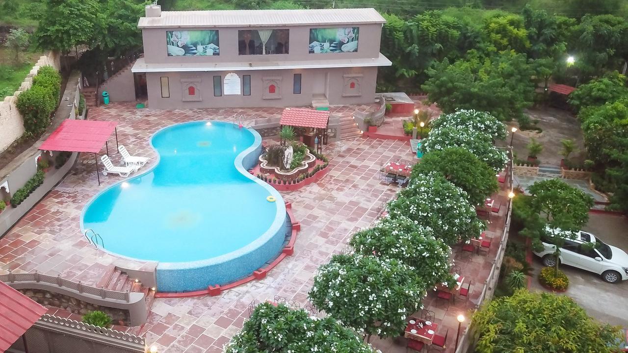אודייפור Araliayas Resort & Spa מראה חיצוני תמונה