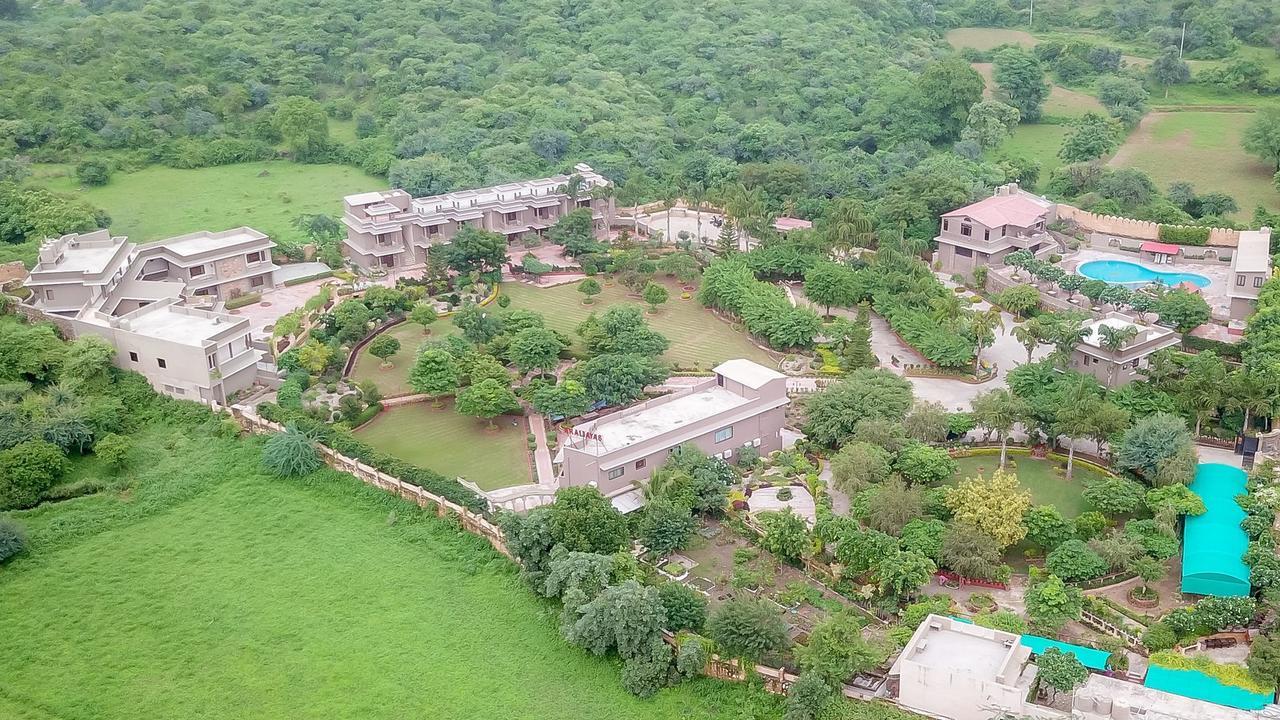 אודייפור Araliayas Resort & Spa מראה חיצוני תמונה