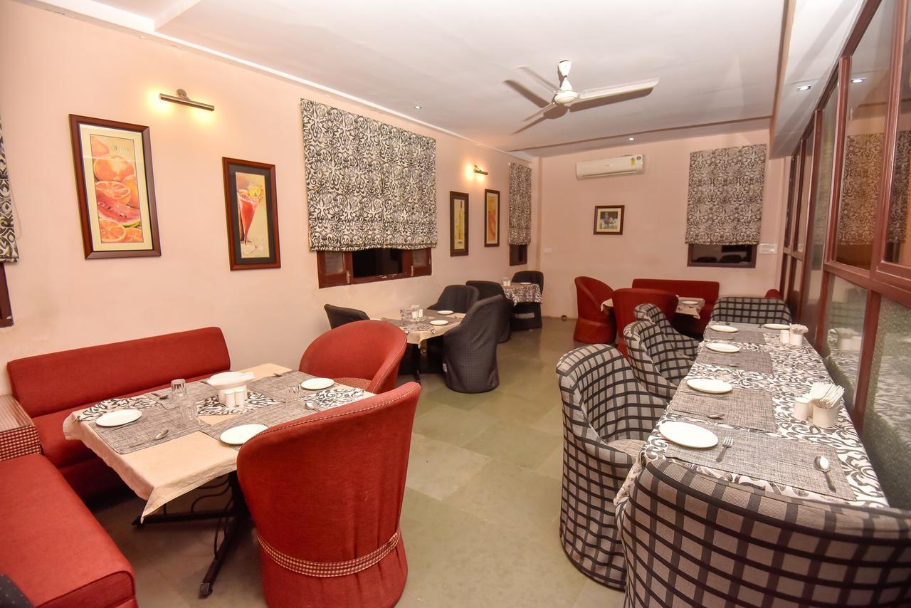 אודייפור Araliayas Resort & Spa מראה חיצוני תמונה